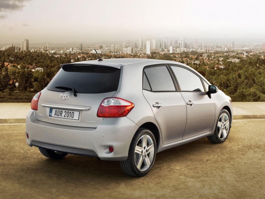  Toyota Auris 5-Door 2010 года  (фото 6 из 27)